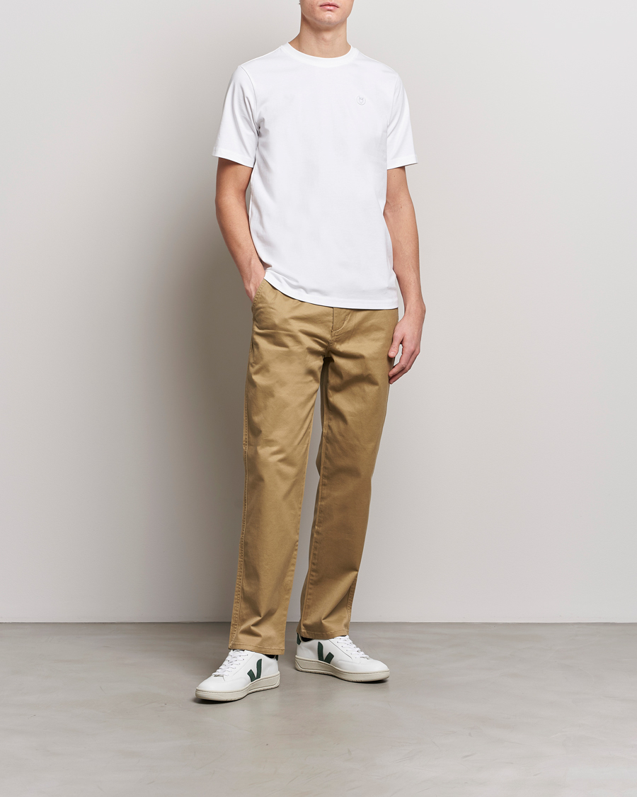 Men | T-Shirts | KnowledgeCotton Apparel | Loke Badge T-Shirt Bright White
