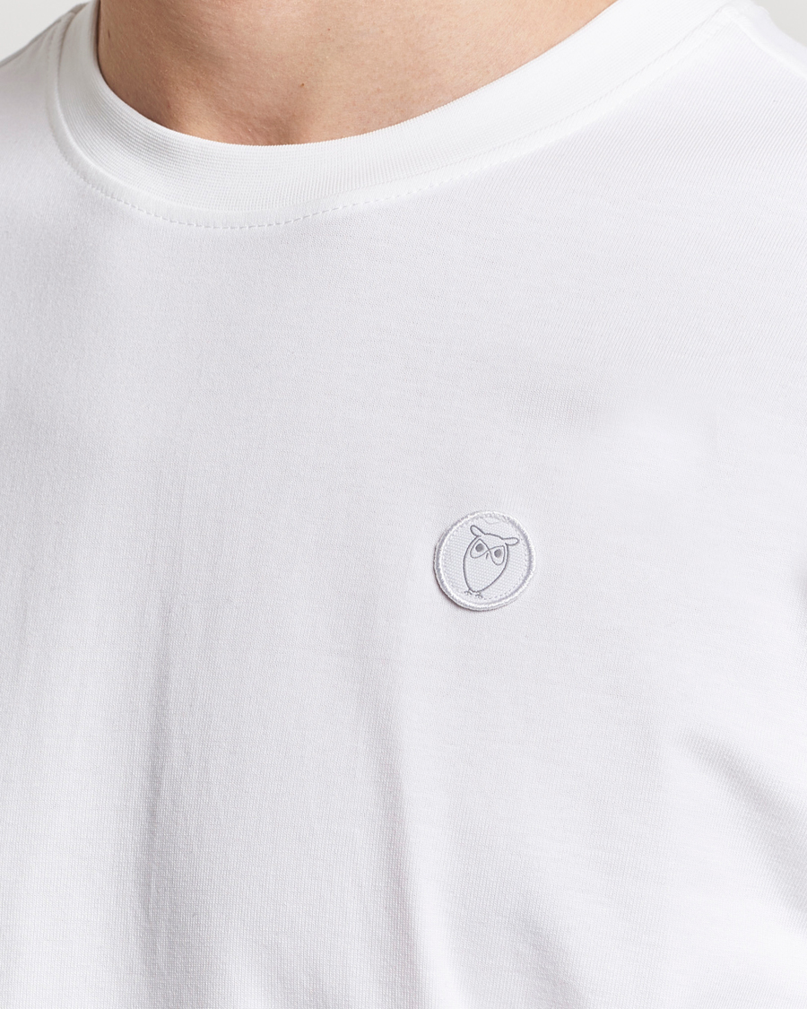 Men | T-Shirts | KnowledgeCotton Apparel | Loke Badge T-Shirt Bright White