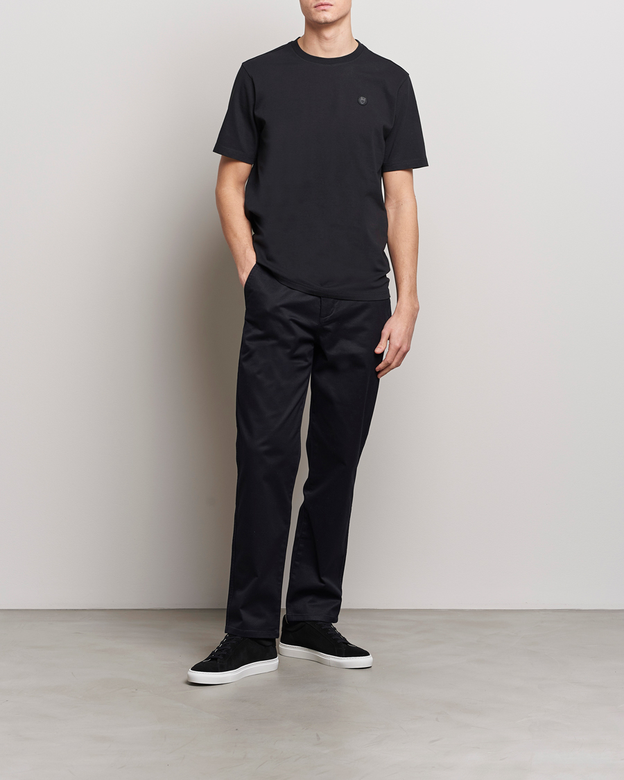 Men | T-Shirts | KnowledgeCotton Apparel | Loke Badge T-Shirt Jet Black