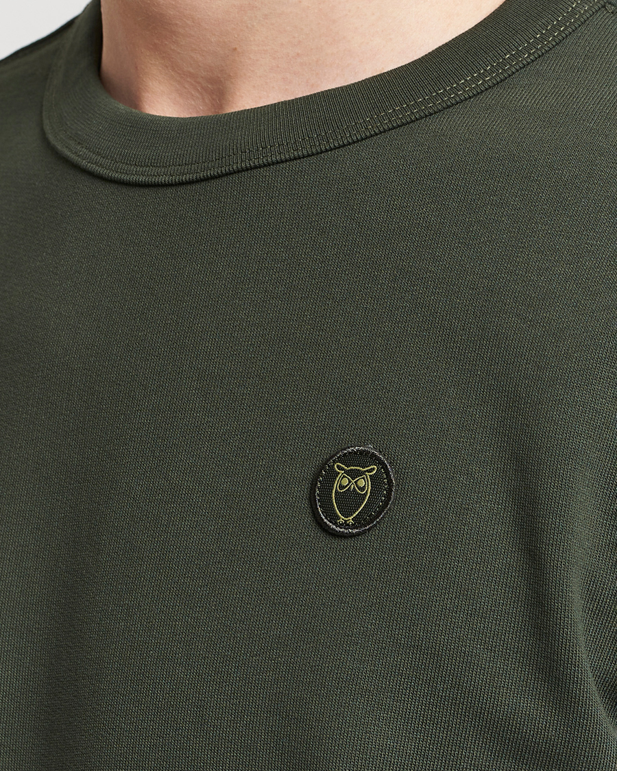 Men | Sweaters & Knitwear | KnowledgeCotton Apparel | Erik Badge Sweatshirt Forest Night