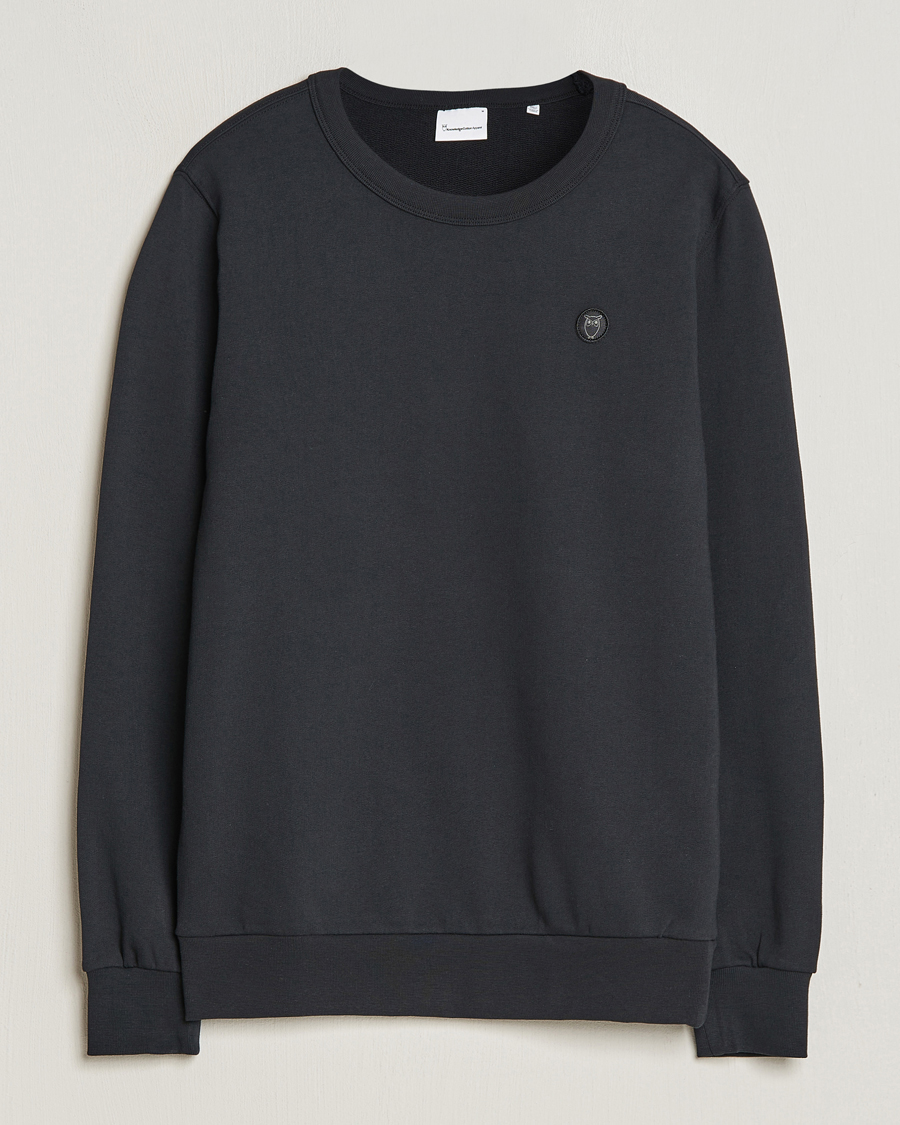 Men | Sweaters & Knitwear | KnowledgeCotton Apparel | Erik Badge Sweatshirt Jet Black