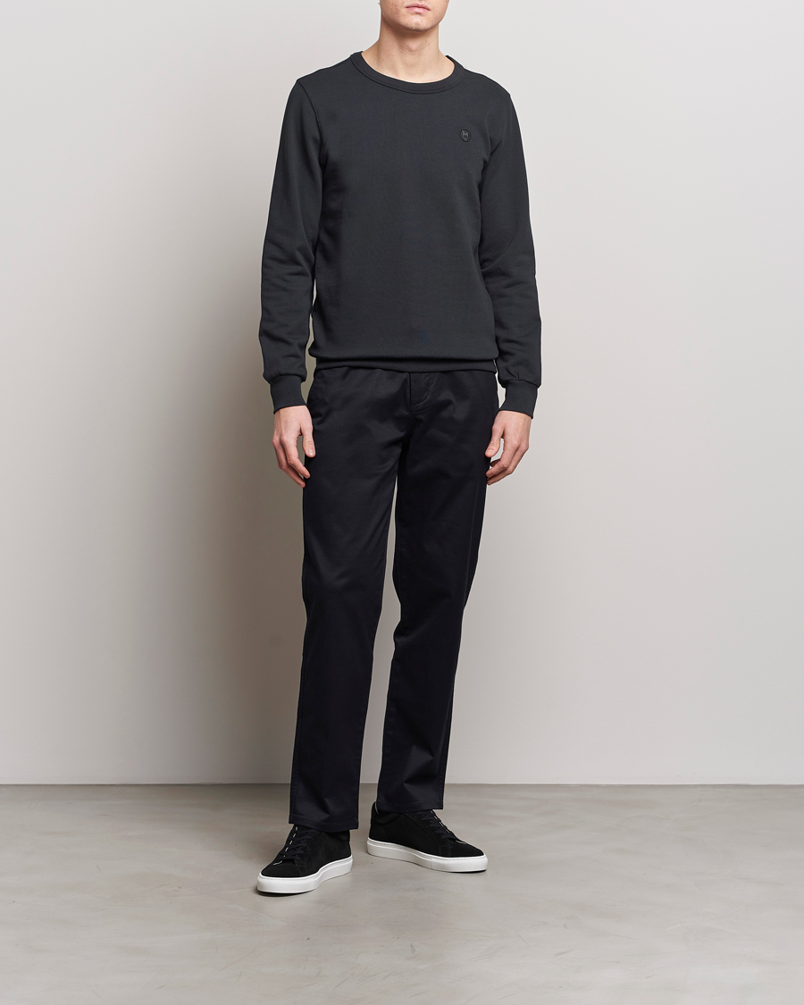 Men | Sweaters & Knitwear | KnowledgeCotton Apparel | Erik Badge Sweatshirt Jet Black