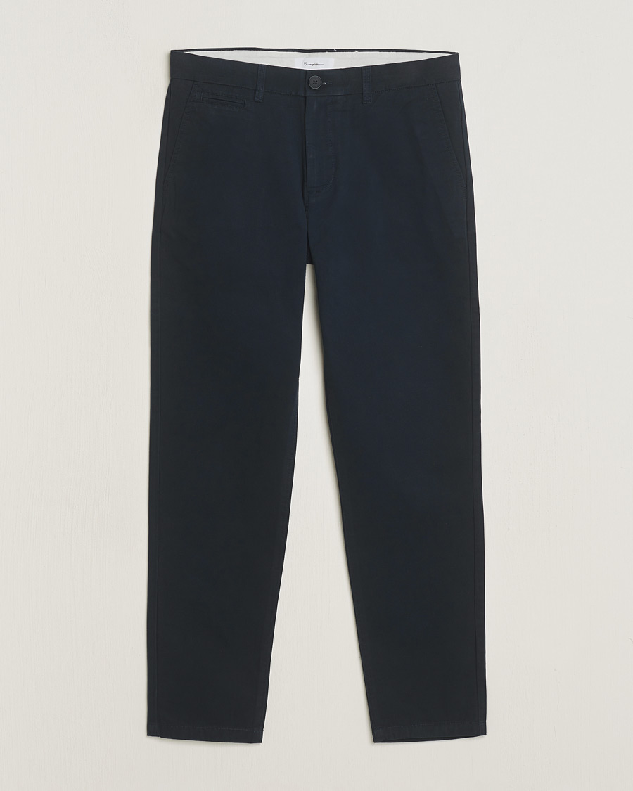 Men | Trousers | KnowledgeCotton Apparel | Chuck Regular Cotton Twill Chino Total Eclipse
