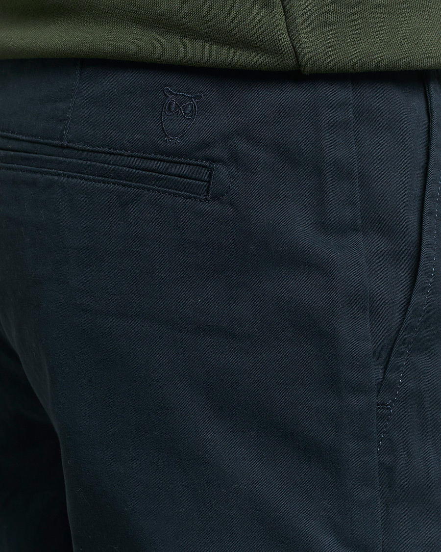 Men | Trousers | KnowledgeCotton Apparel | Chuck Regular Cotton Twill Chino Total Eclipse
