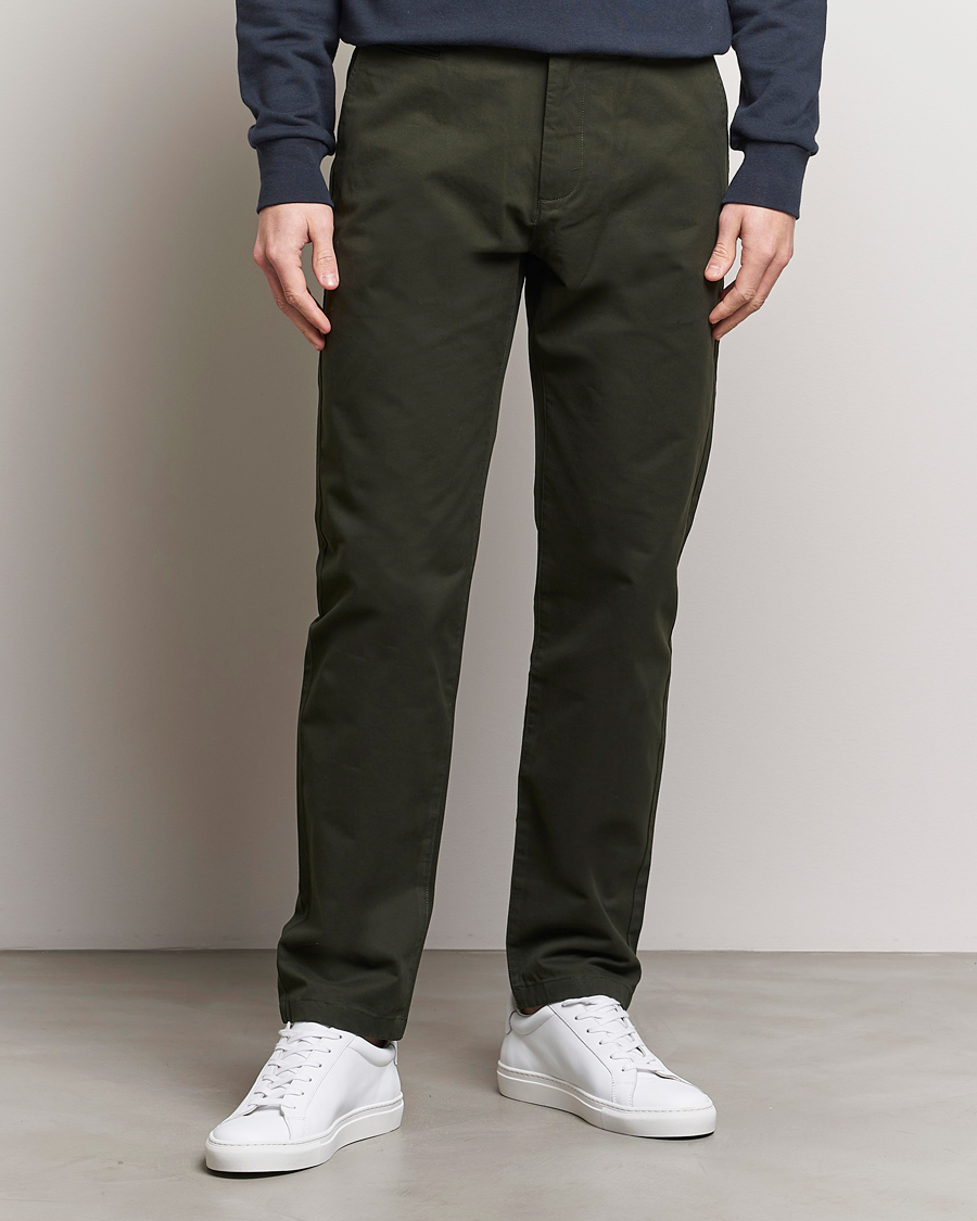 Men | Trousers | KnowledgeCotton Apparel | Chuck Regular Cotton Twill Chino Forest Night