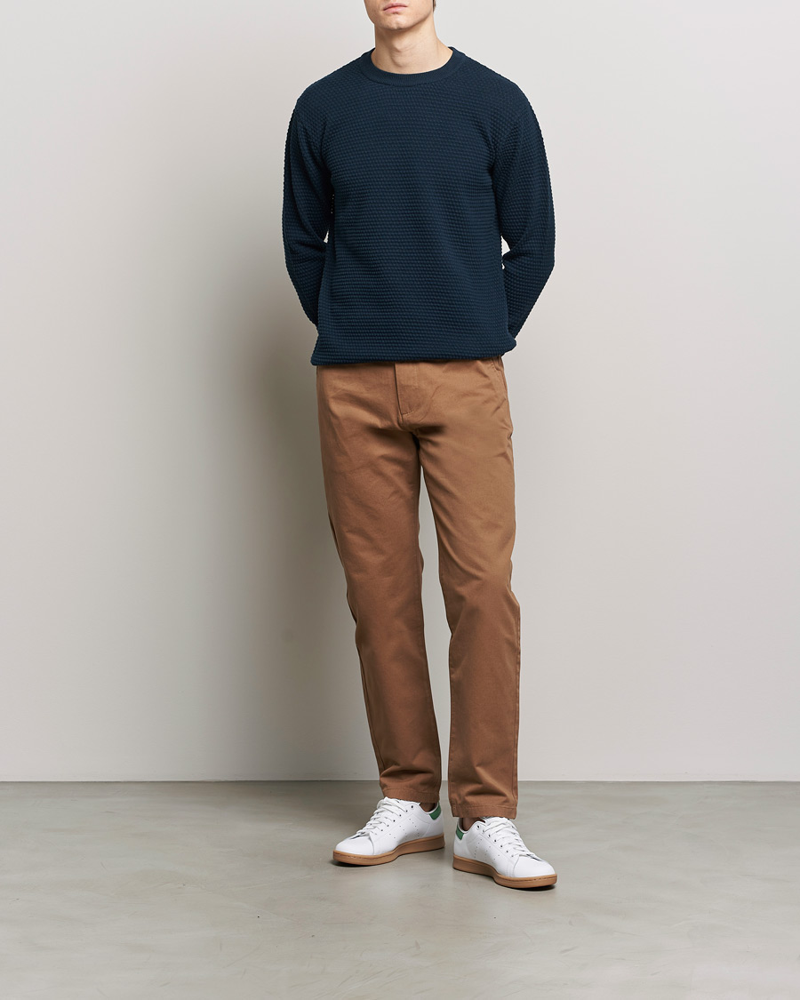 Men | Sweaters & Knitwear | KnowledgeCotton Apparel | Vagn Bubble Knit Cotton Crew Neck Total Eclipse