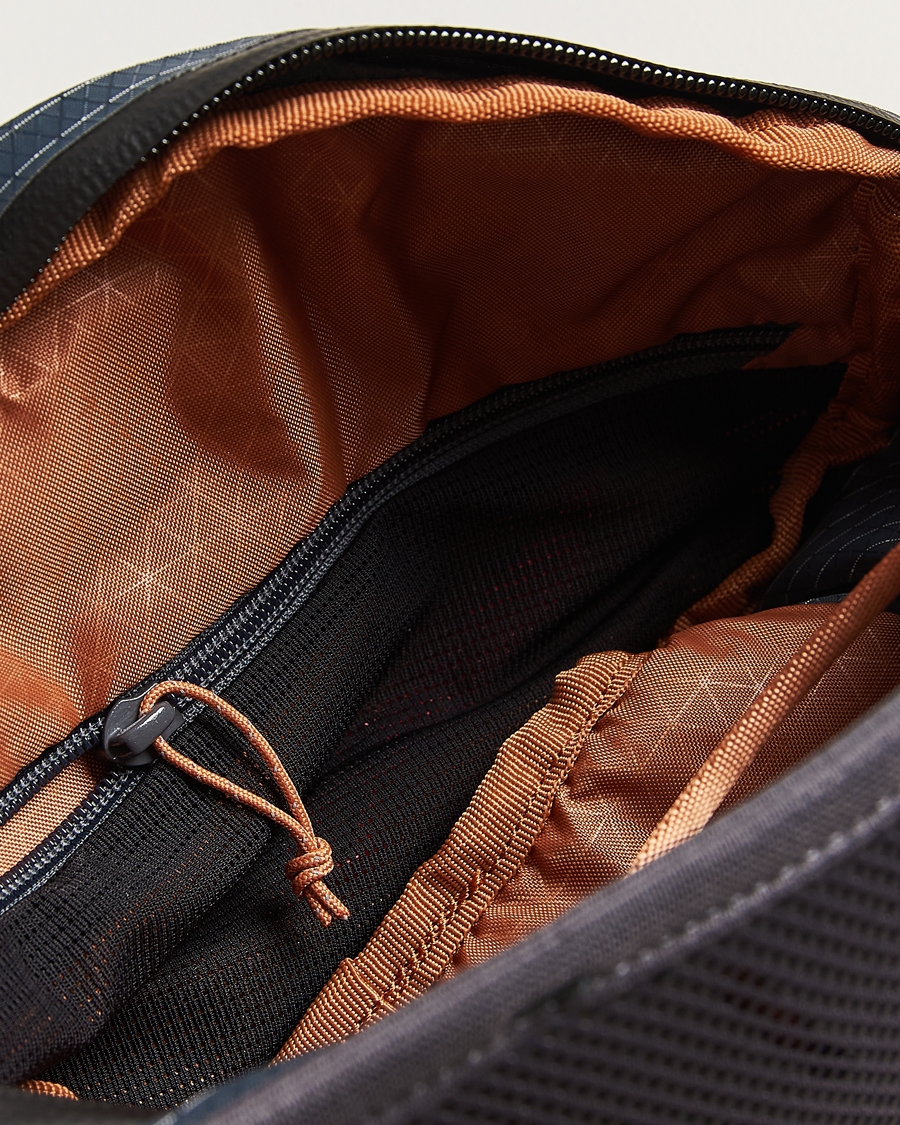 Men | Bags | Black Diamond | Pursuit 6 Waist Pack Carbon/Moab Brown
