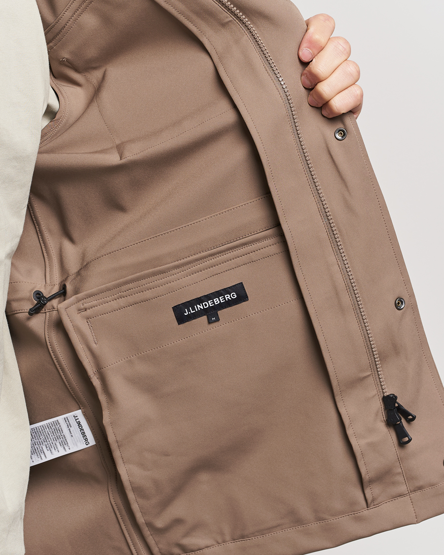 Men | Coats & Jackets | J.Lindeberg | Ripley 4-Way Stretch Field Jacket Walnut