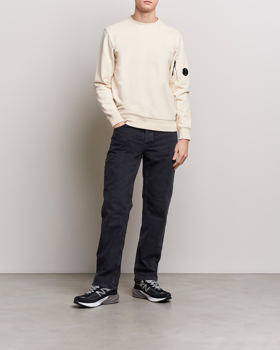 Men | Sweaters & Knitwear | C.P. Company | Diagonal Raised Fleece Lens Sweatshirt Ecru