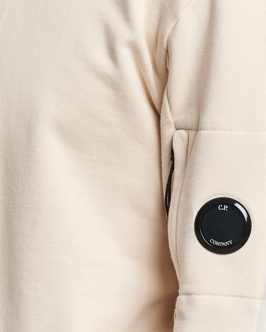 Men | Sweaters & Knitwear | C.P. Company | Diagonal Raised Fleece Lens Sweatshirt Ecru