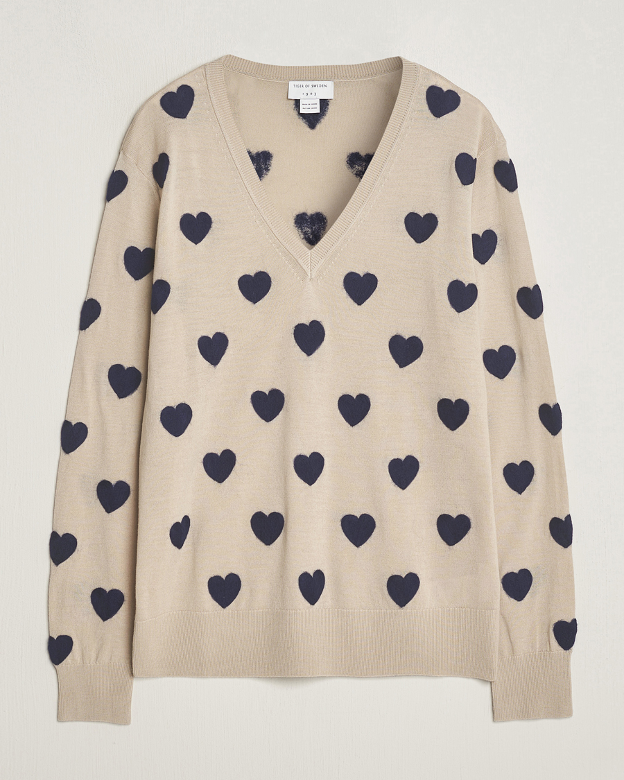 Men | Sweaters & Knitwear | Tiger of Sweden | Aaron Heart Knitted V Neck Nomad