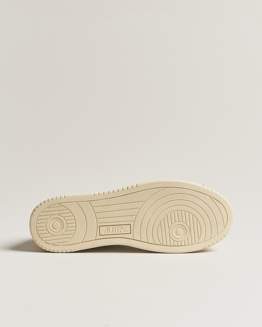 Men | Sneakers | Autry | Medalist Low Super Soft Goat Leather Sneaker White/Black