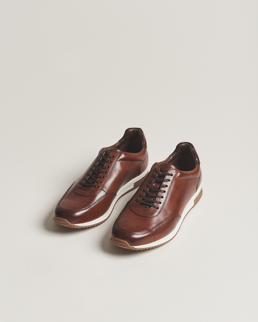 Men | Sneakers | Loake Shoemakers | Bannister Leather Running Sneaker Cedar