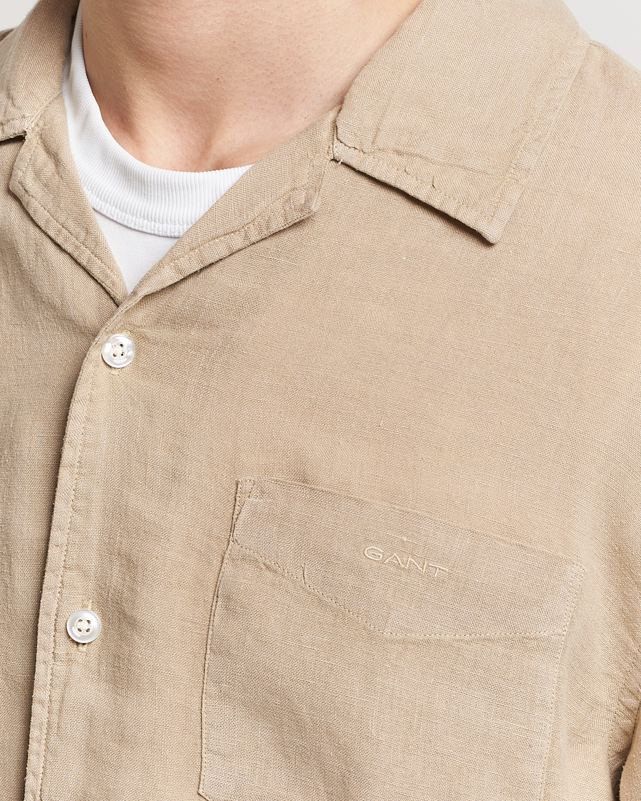 Men | Shirts | GANT | Relaxed Fit Linen Resort Short Sleeve Shirt Concrete Beige