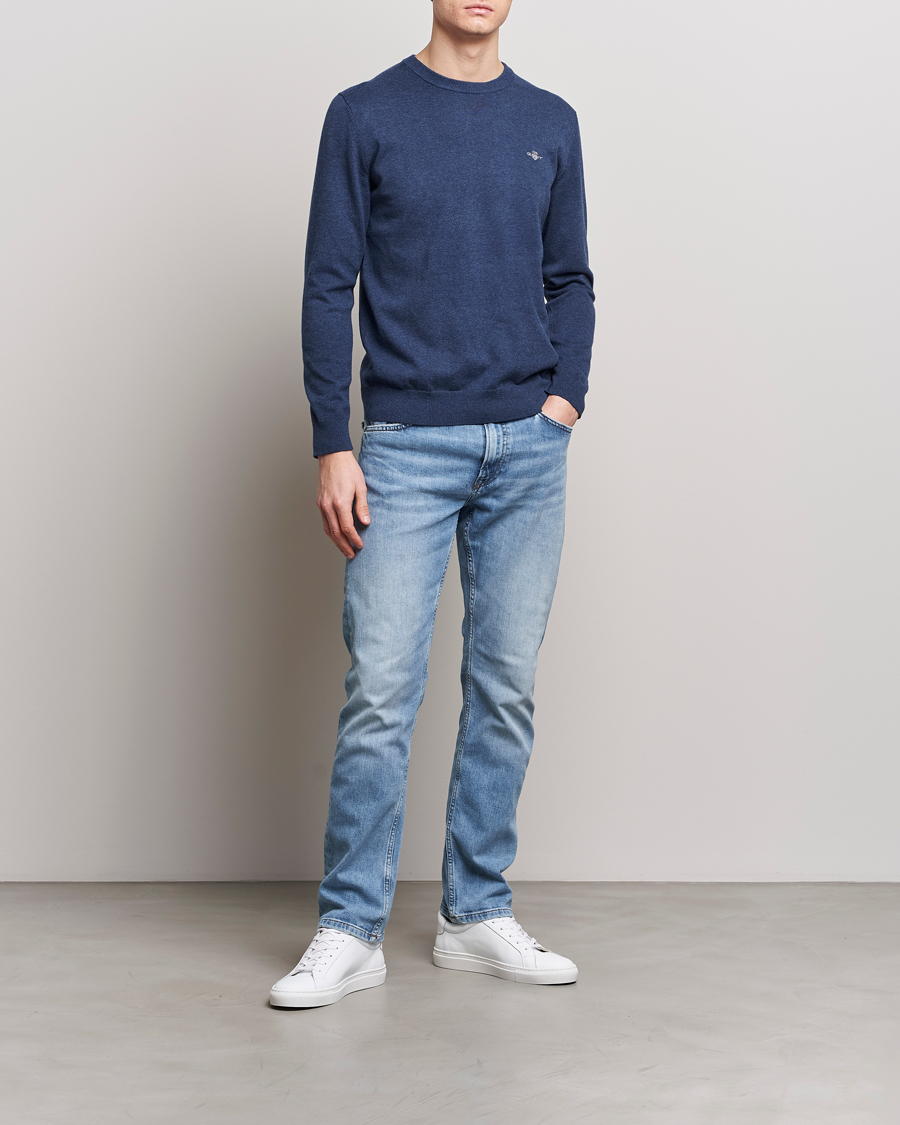 Men | Sweaters & Knitwear | GANT | Classic Cotton Crew Neck Dark Jeans Blue Melange