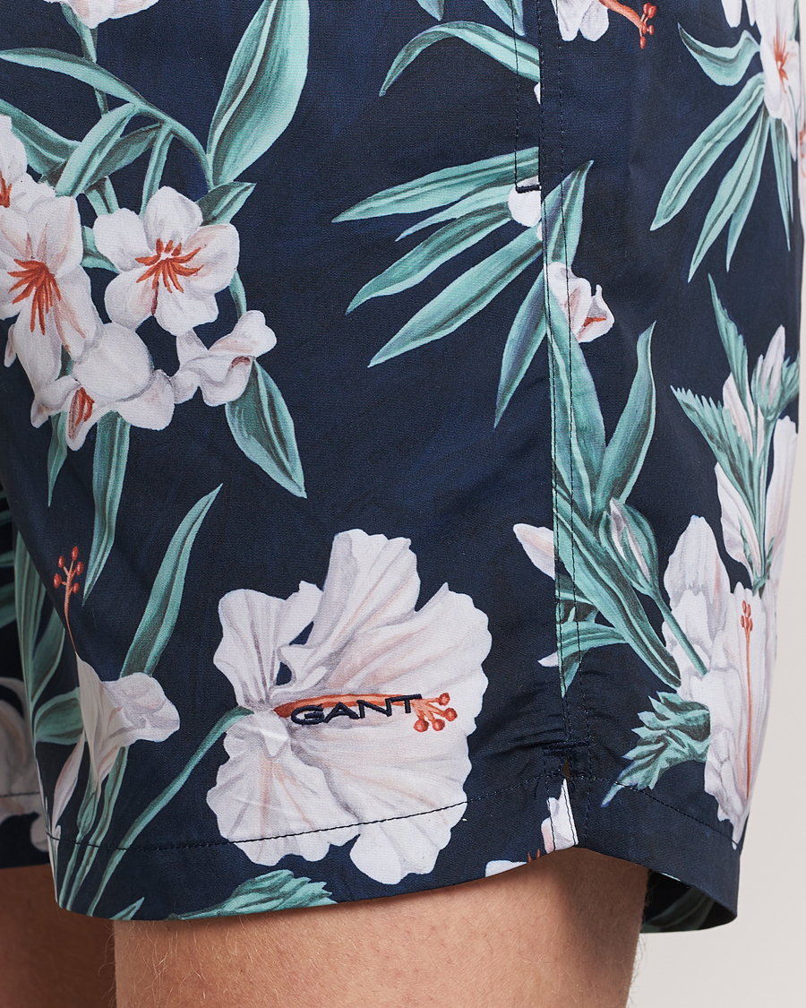 Men | Swimwear | GANT | Printed Flower Swimshorts Evening Blue