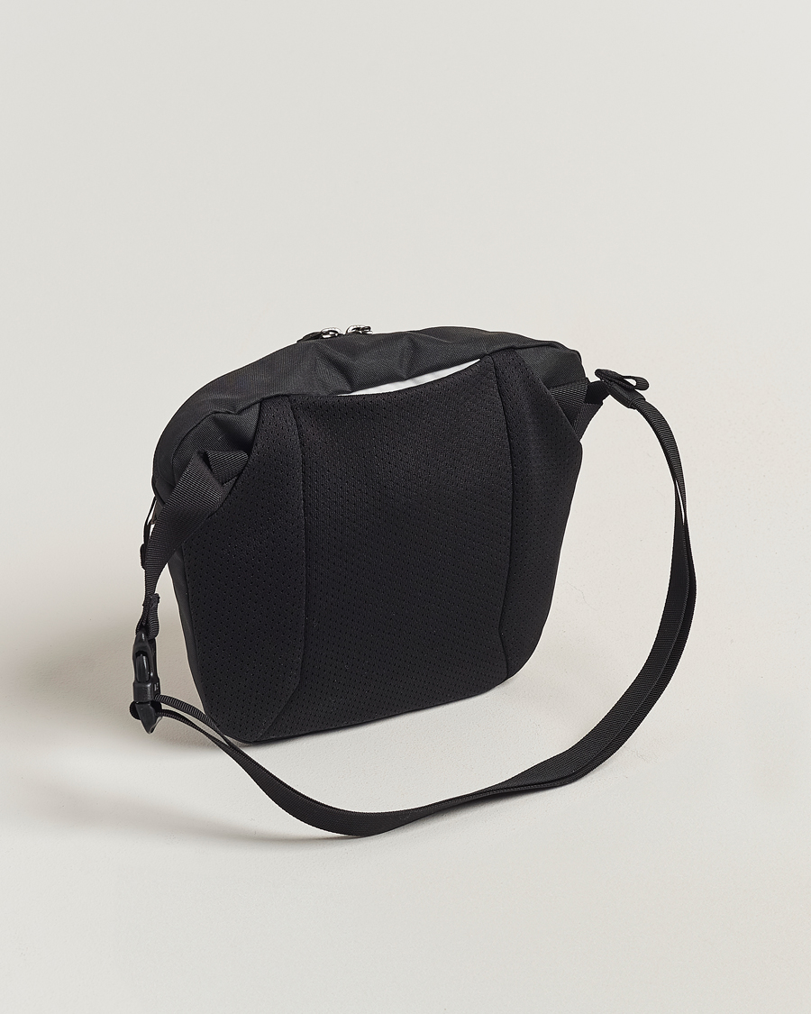 Arc'teryx Mantis 2 Waist Pack Black at CareOfCarl.com