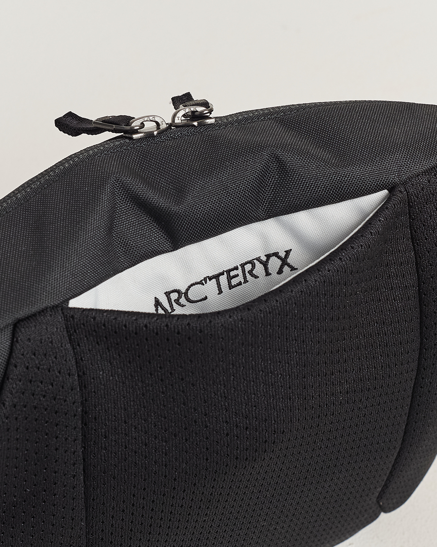 Men | Arc'teryx Mantis 2 Waist Pack Black | Arc'teryx | Mantis 2 Waist Pack Black