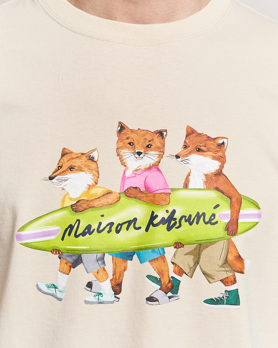 Men | T-Shirts | Maison Kitsuné | Surfing Foxes T-Shirt Paper