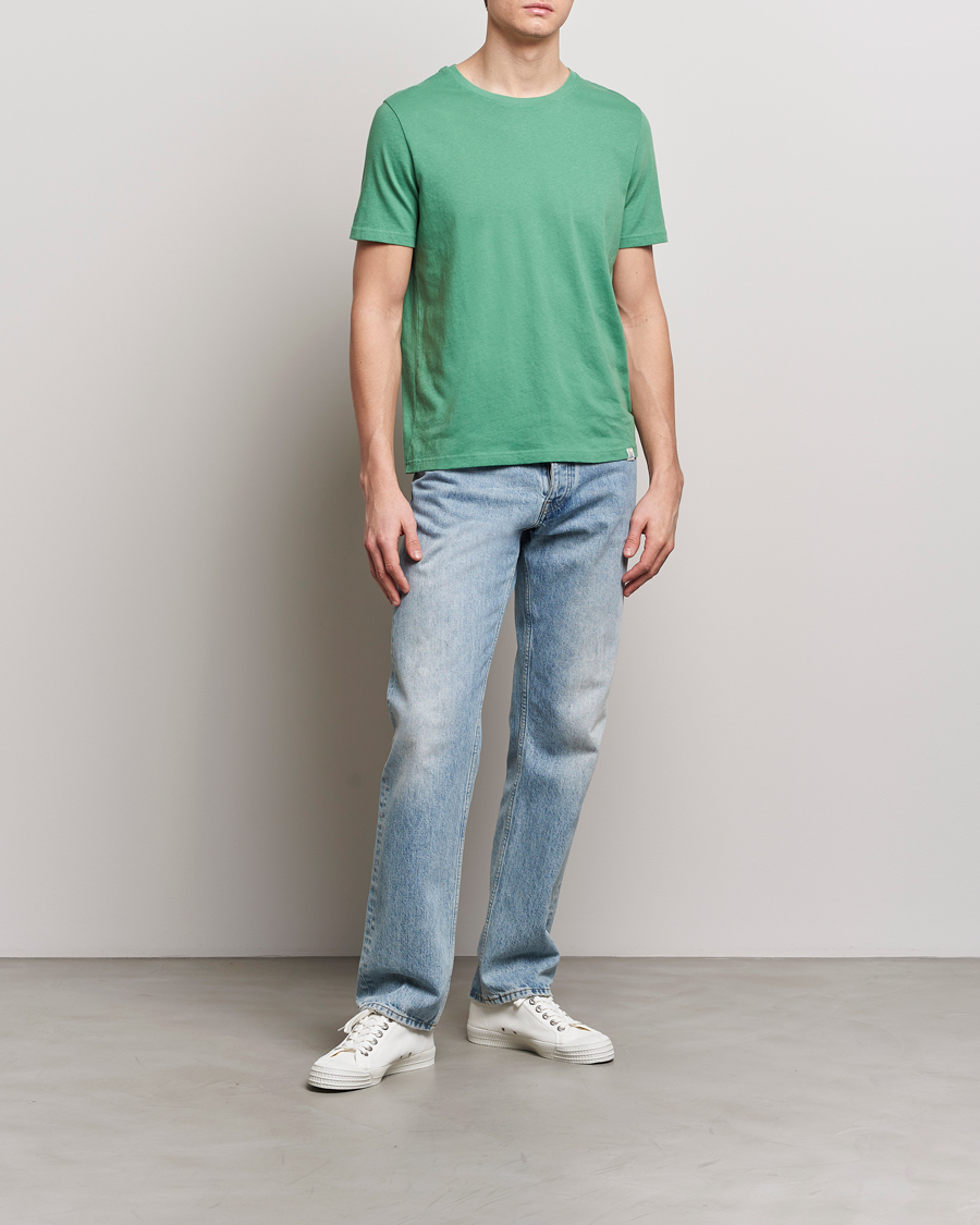 Men | T-Shirts | Merz b. Schwanen | Organic Cotton Washed Crew Neck T-Shirt Grass Green