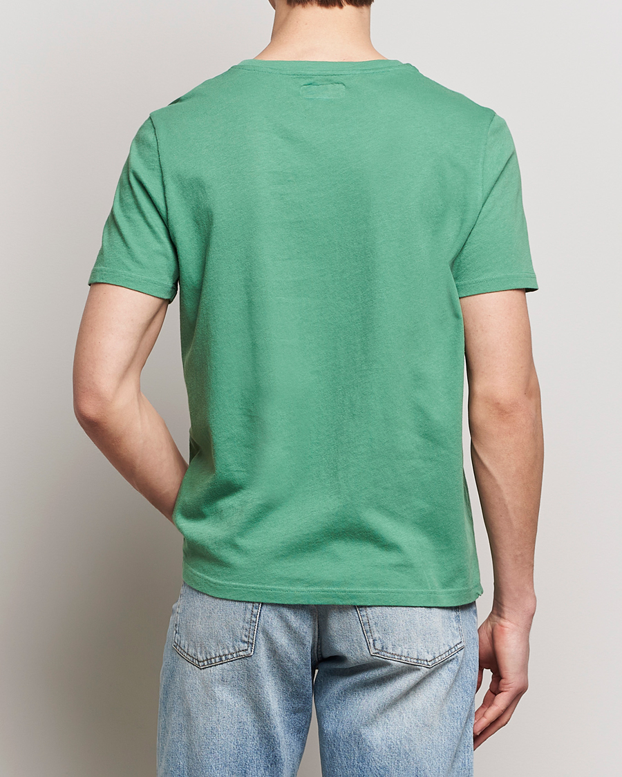 Men | T-Shirts | Merz b. Schwanen | Organic Cotton Washed Crew Neck T-Shirt Grass Green