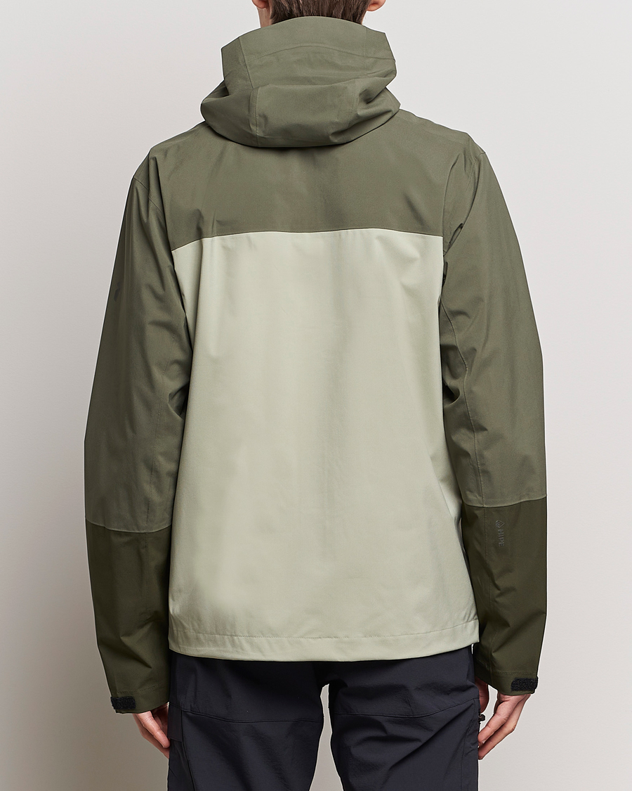 Men | Coats & Jackets | Peak Performance | Trail Hipe Hooded Jacket Pine Needle/Limit Green