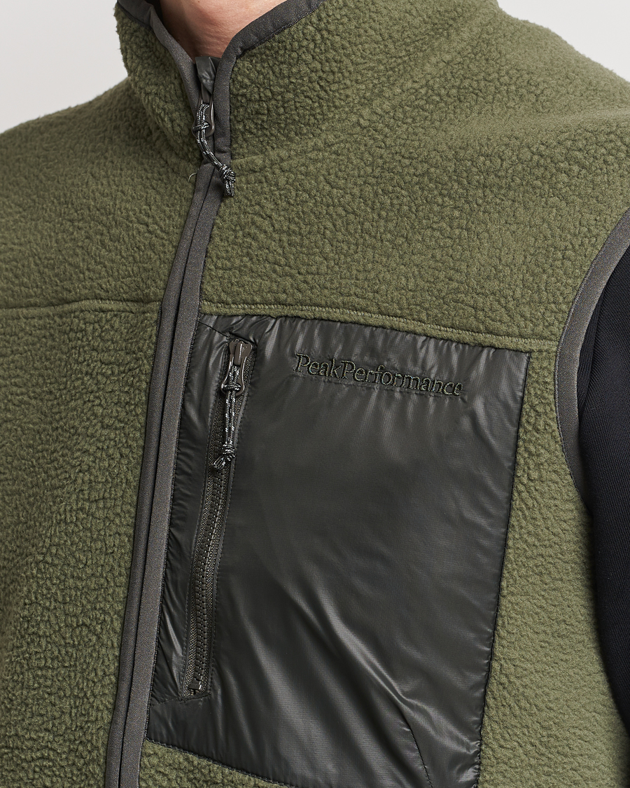 Men | Sweaters & Knitwear | Peak Performance | Pile Vest Pine Needle