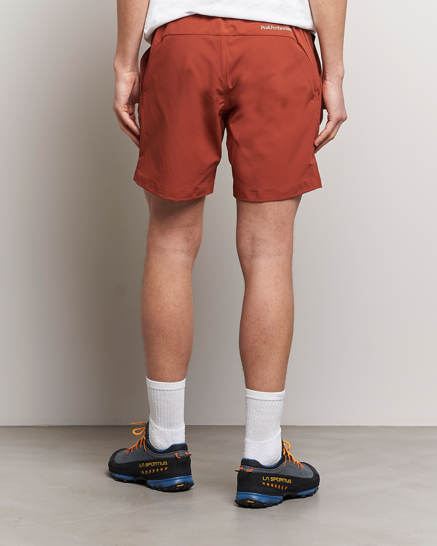 Men | Shorts | Peak Performance | Vislight Light Shorts Spiced