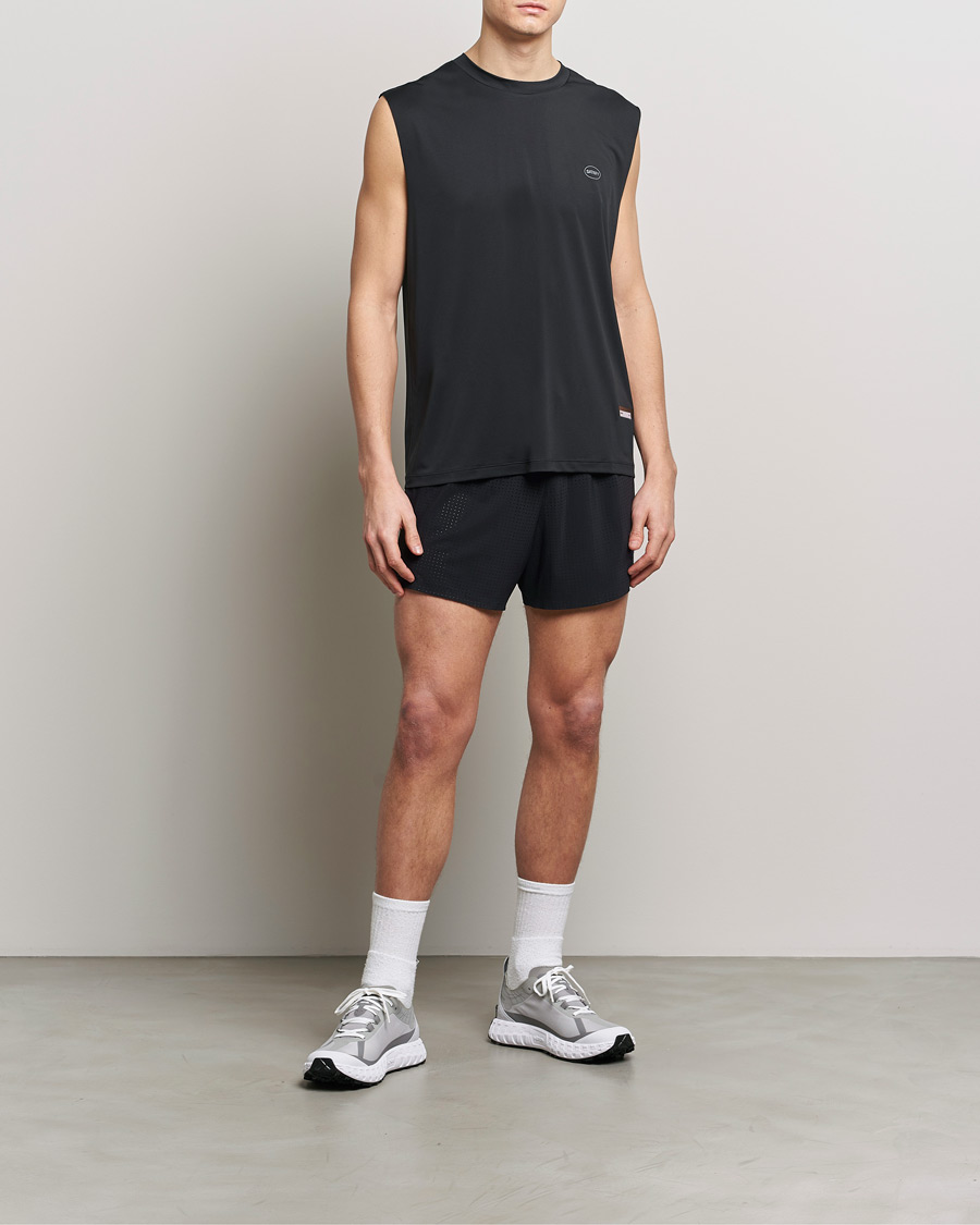 Men | T-Shirts | Satisfy | AuraLite Muscle Tee Black