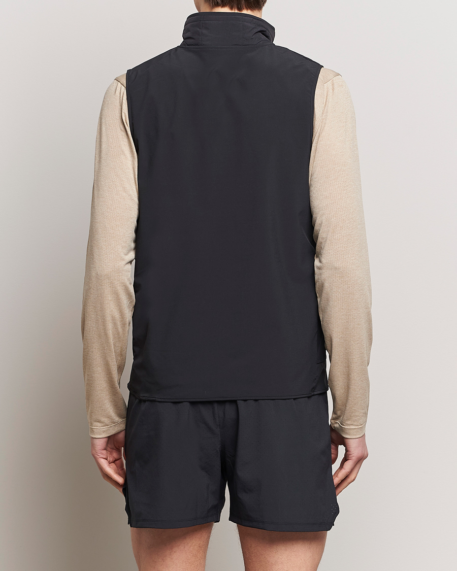 Men | Coats & Jackets | New Balance Running | Athletics Heat Layer Run Vest Black