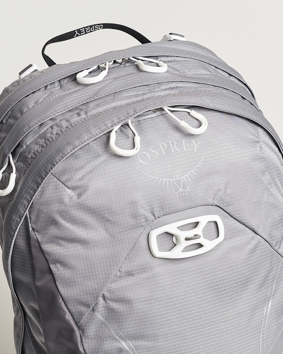 Men | Bags | Osprey | Talon Earth 22 Backpack Glacier Grey