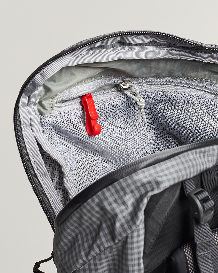 Men | Bags | Osprey | Talon Pro 30 Silver Lining
