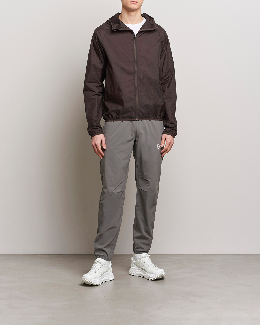 Men | Coats & Jackets | District Vision | Ultralight Packable DWR Wind Jacket Cacao