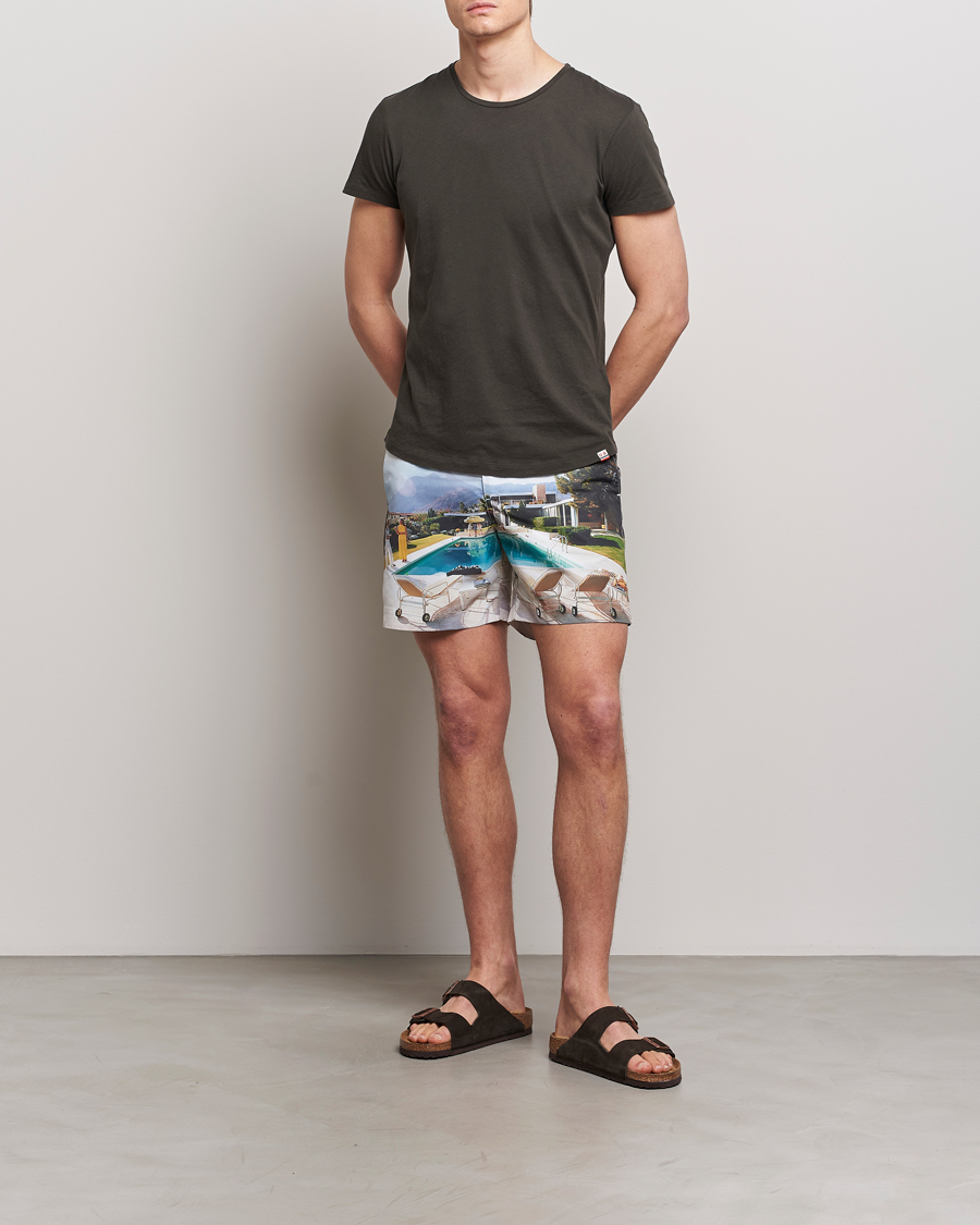 Men | Swimwear | Orlebar Brown | Bulldog Slim Aarons Photo Swim Shorts Kaufmann Cocktail