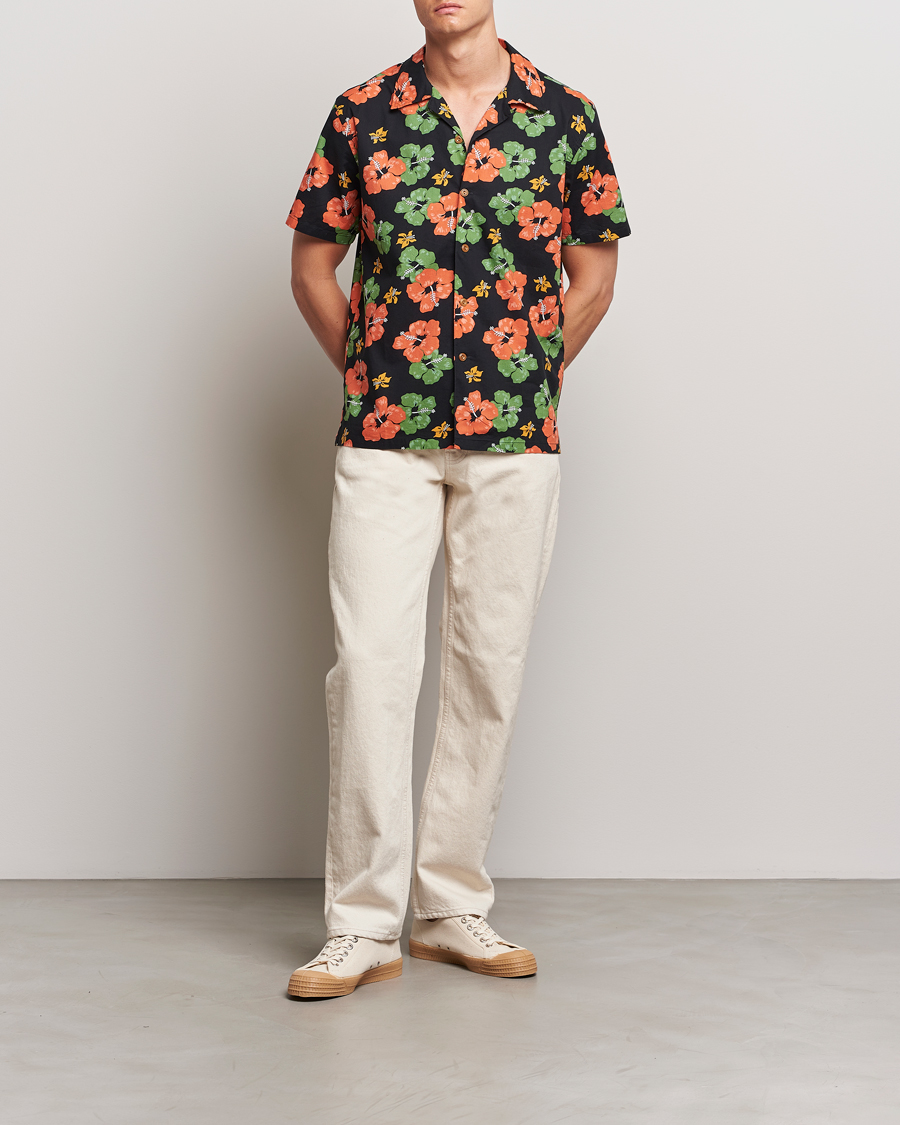 Men | Shirts | Nudie Jeans | Arvid Flower Hawaii Shirt Black