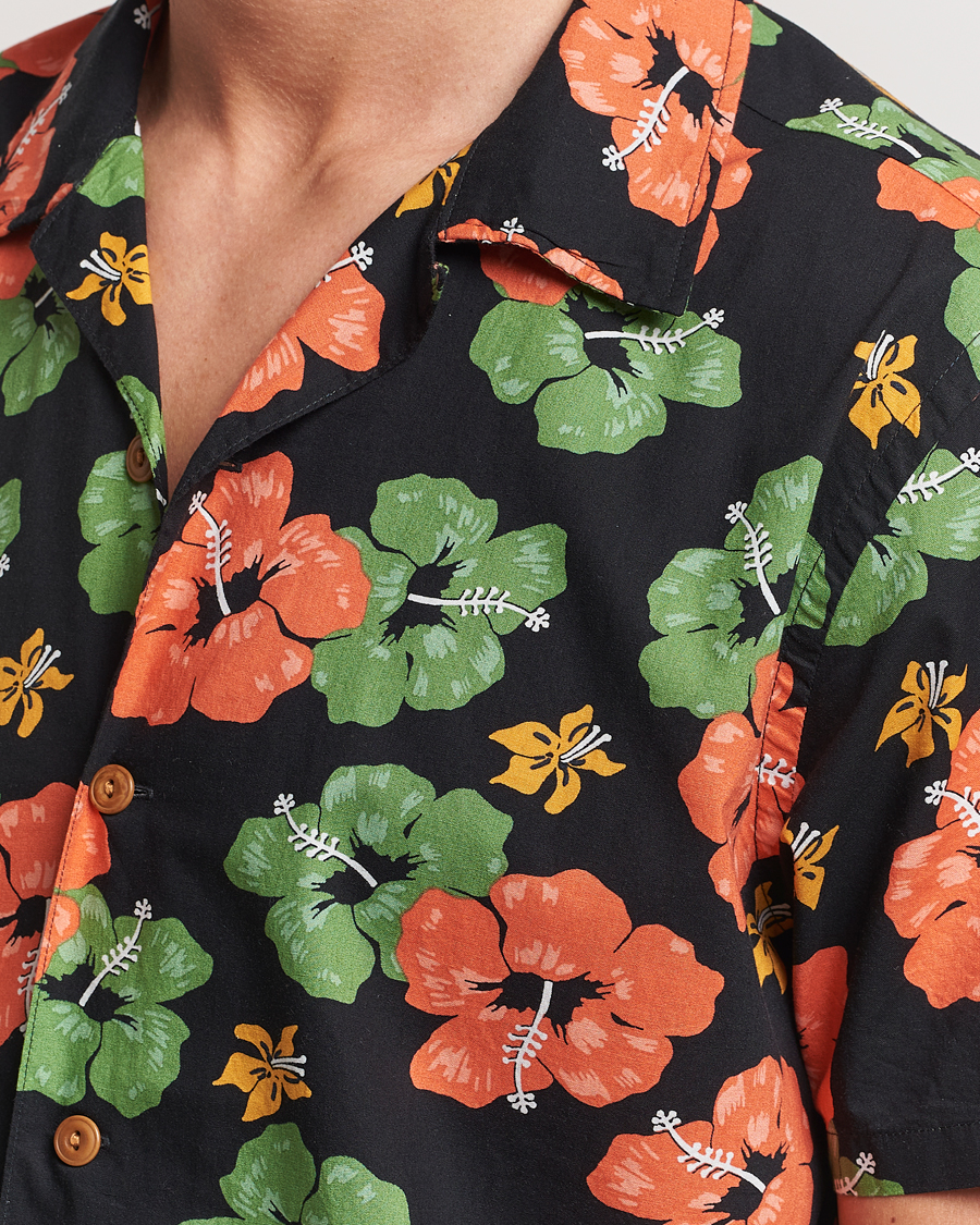 Men | Shirts | Nudie Jeans | Arvid Flower Hawaii Shirt Black