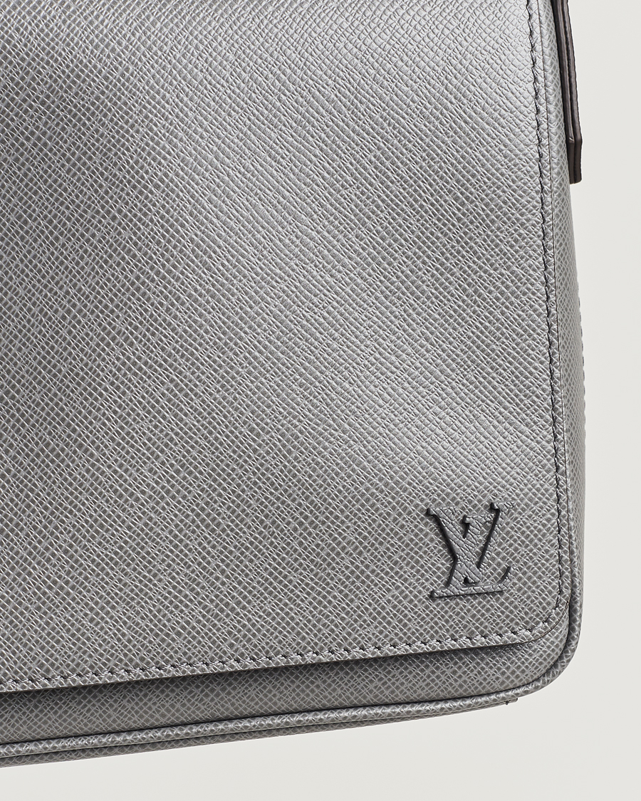 Men | Pre-Owned & Vintage Bags | Louis Vuitton Pre-Owned | District PM Taiga Messenger Grey