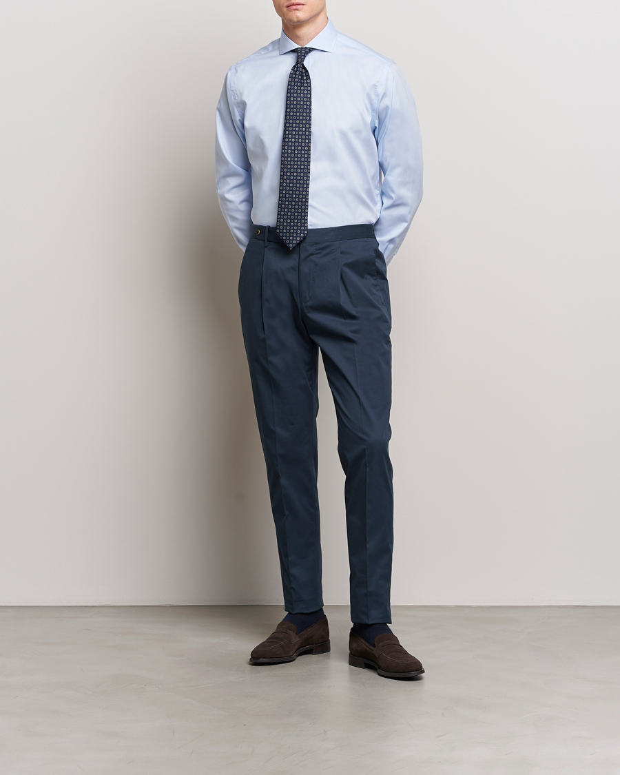 Men | Shirts | Oscar Jacobson | Reg Fit Cut Away Non Iron Twill Light Blue
