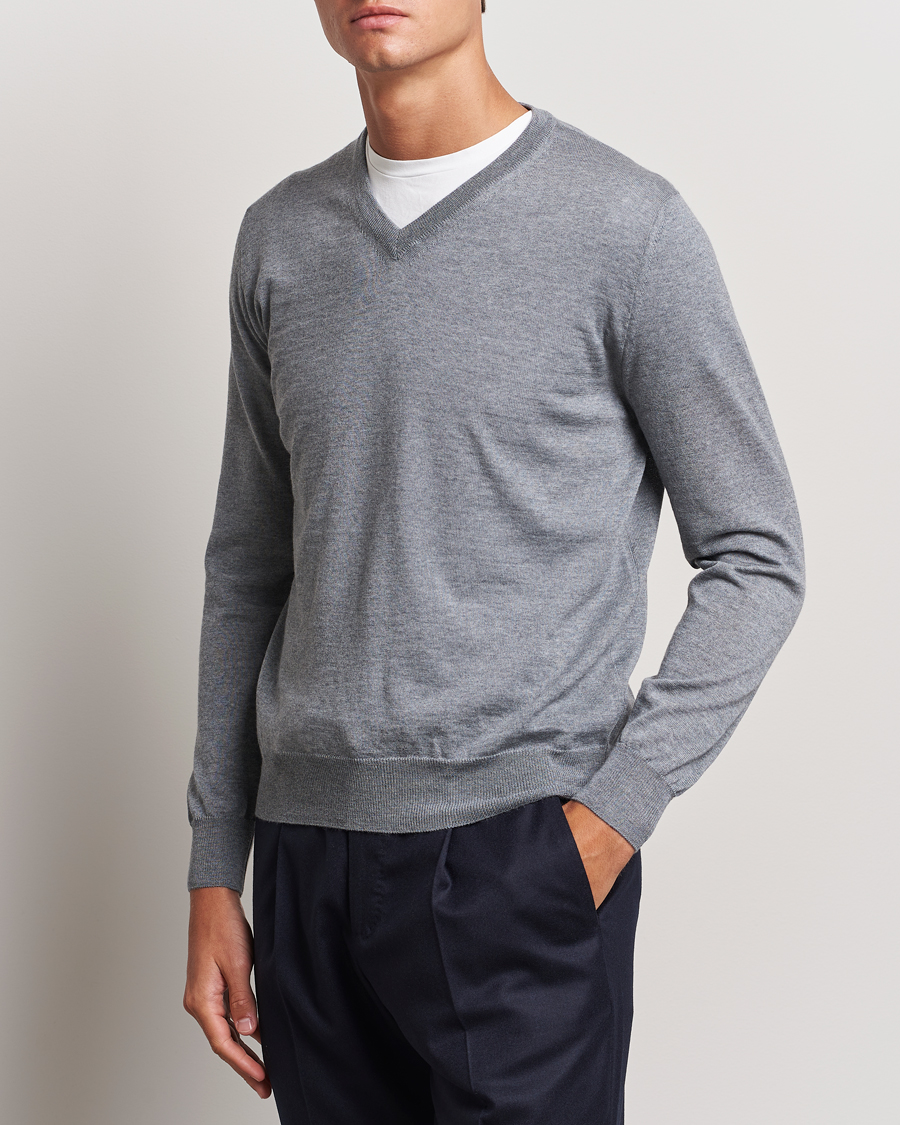 Men | Sweaters & Knitwear | Canali | Merino Wool V-Neck Light Grey