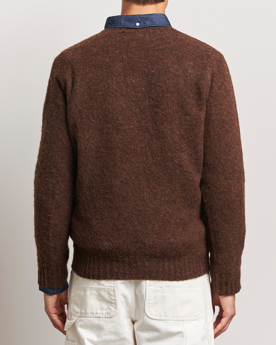 Men | Sweaters & Knitwear | Harley Of Scotland | Brushed Supersoft Lambswool Crewneck Coffee