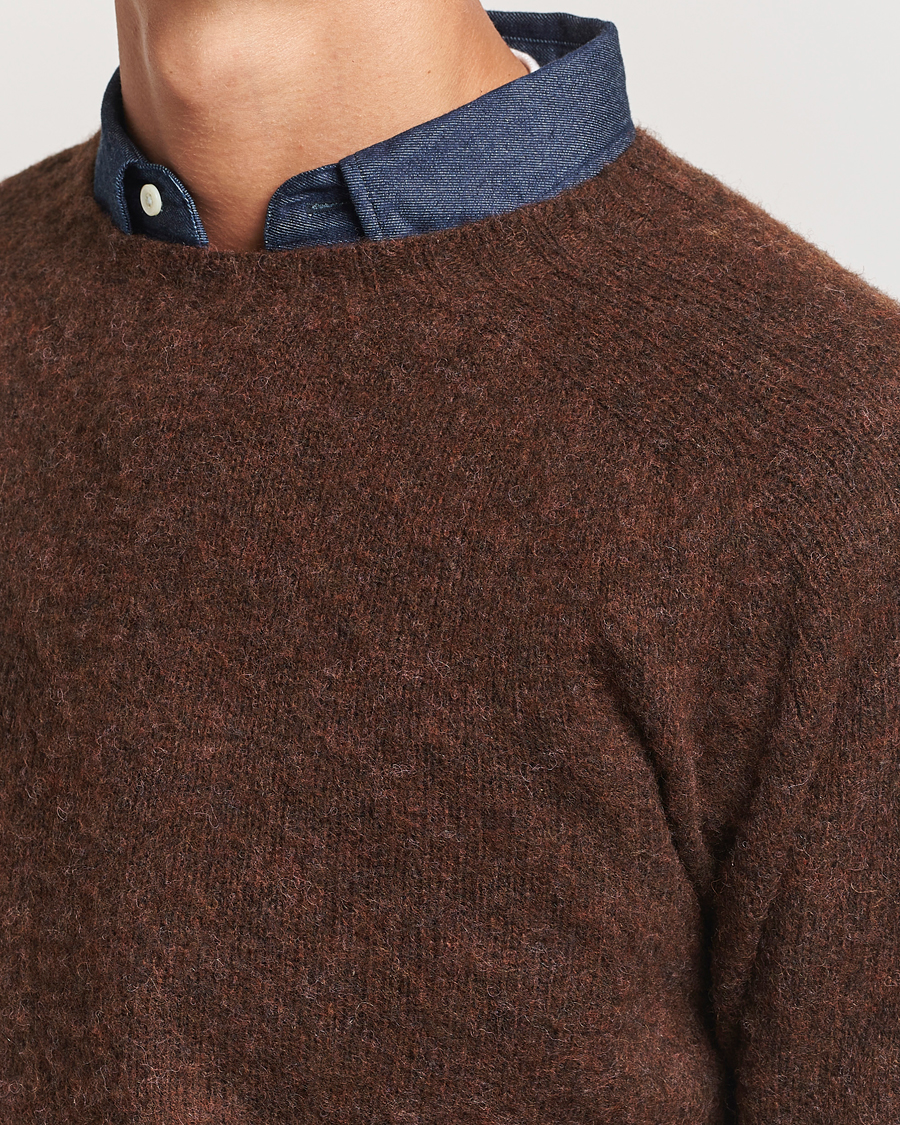 Men | Sweaters & Knitwear | Harley Of Scotland | Brushed Supersoft Lambswool Crewneck Coffee