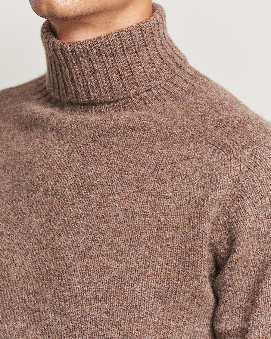 Men | Sweaters & Knitwear | Harley Of Scotland | Supersoft Lambswool Rollneck Nutmeg Brown