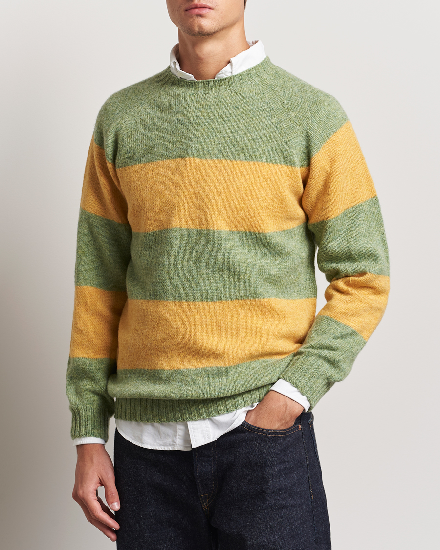 Men | Sweaters & Knitwear | Harley Of Scotland | Block Stripe Lambswool Crewneck Yellow/Green