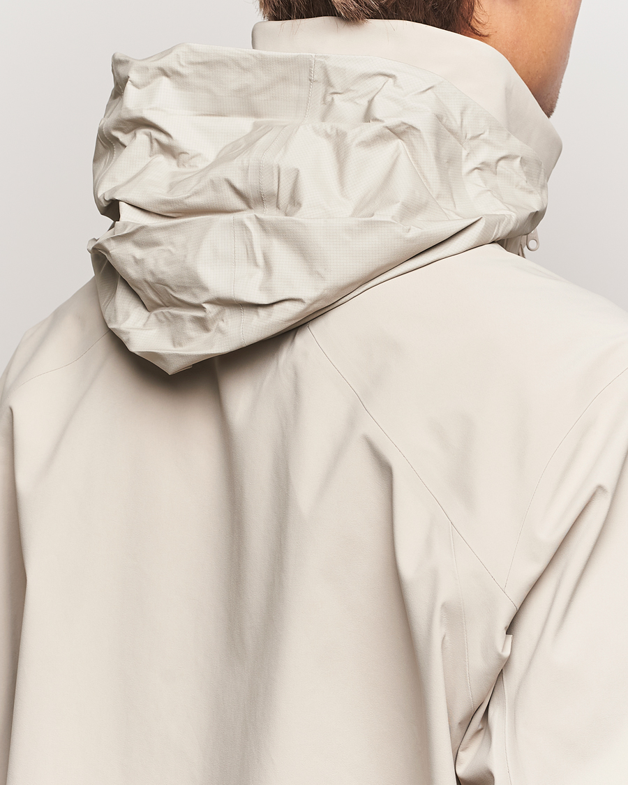 Men | Coats & Jackets | Arc'teryx Veilance | GORE-TEX Field Jacket Rune