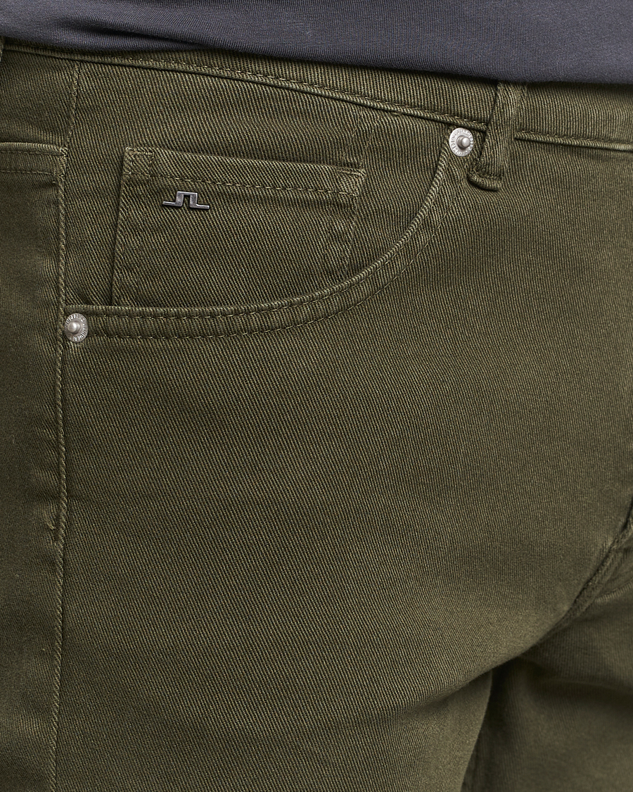 Men | Trousers | J.Lindeberg | Jay Solid Twill Stretch Jeans Forest Green