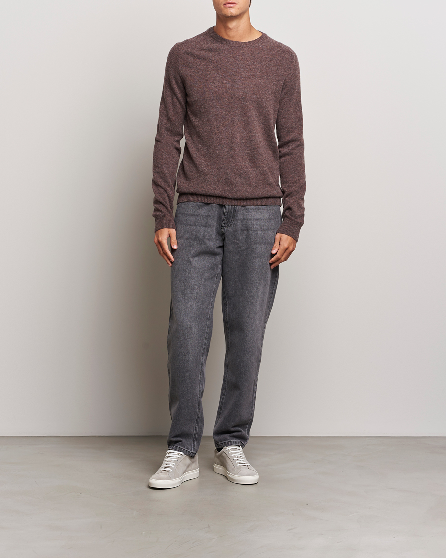 Men | Sweaters & Knitwear | KnowledgeCotton Apparel | Lambswool Roundneck Brown
