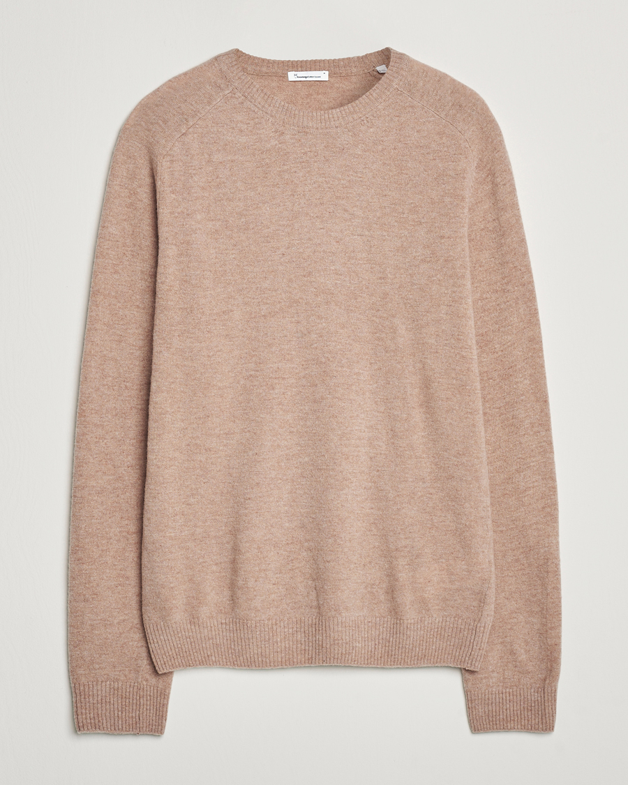 Men | Sweaters & Knitwear | KnowledgeCotton Apparel | Lambswool Roundneck Beige