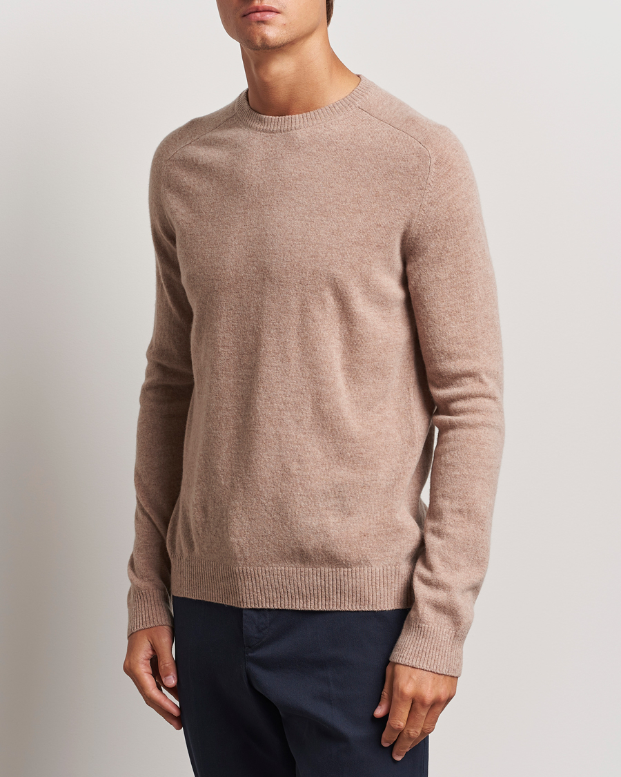Men | Sweaters & Knitwear | KnowledgeCotton Apparel | Lambswool Roundneck Beige