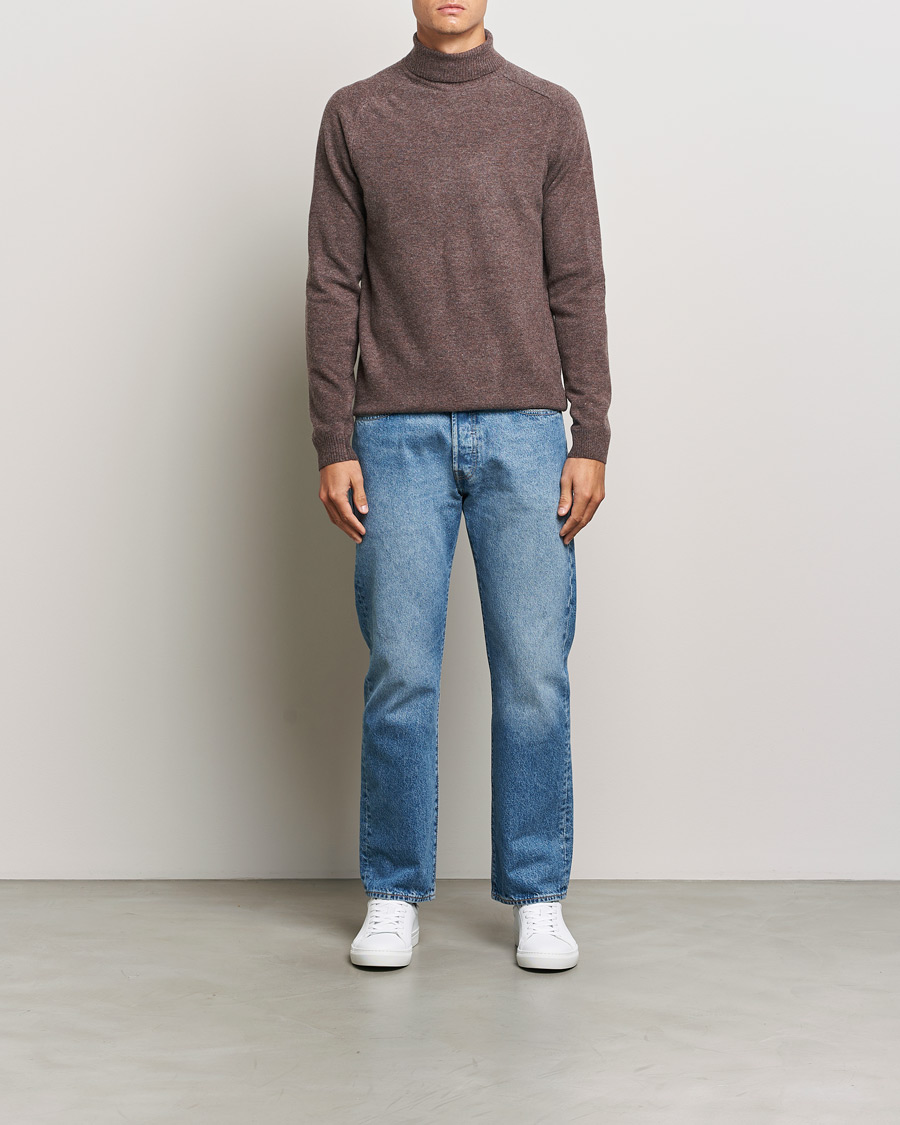 Men | Sweaters & Knitwear | KnowledgeCotton Apparel | Lambswool Rollneck Brown