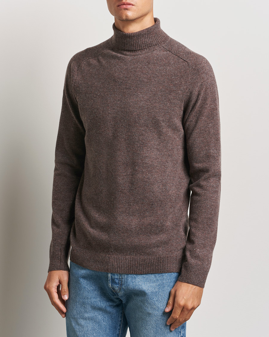 Men | Sweaters & Knitwear | KnowledgeCotton Apparel | Lambswool Rollneck Brown
